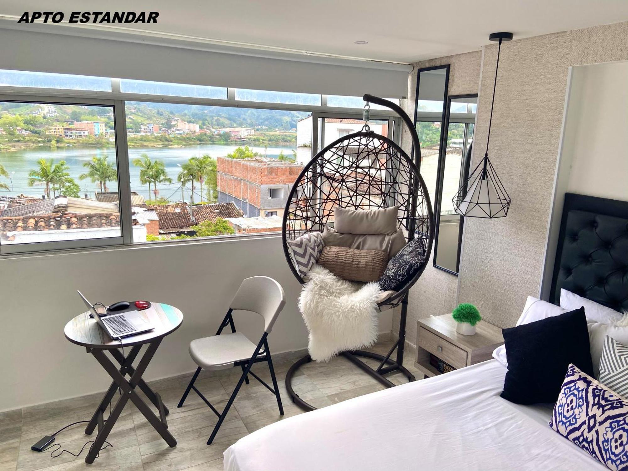 Apartamentos View, Calle Del Malecon Frente Al Lago Guatapé Exterior foto
